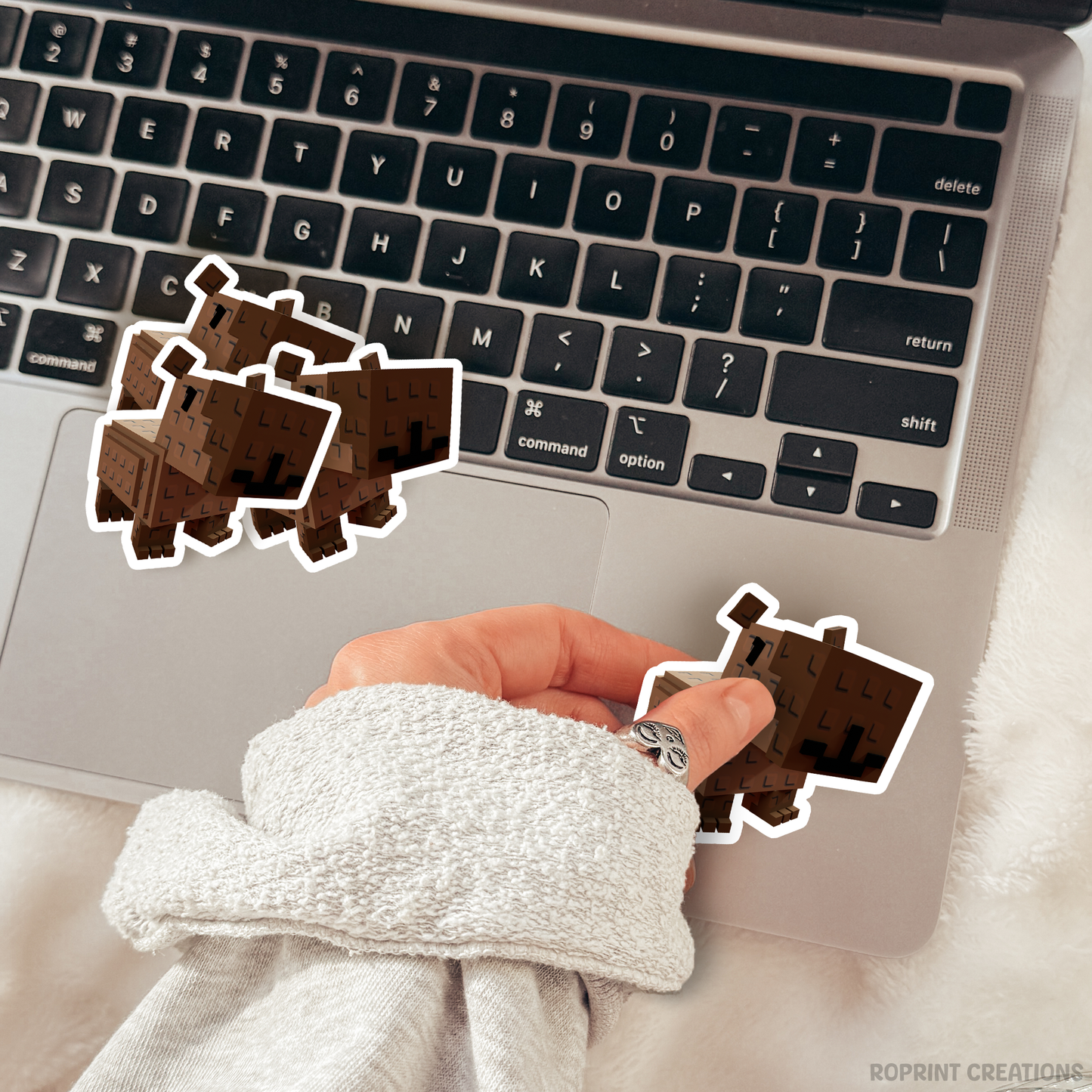 Brighten up your belongings with this adorable Grow A Garden Capybara sticker! Perfect for decorating notebooks, laptops, and party favors — the best gift for Roblox Grow A Garden fans.