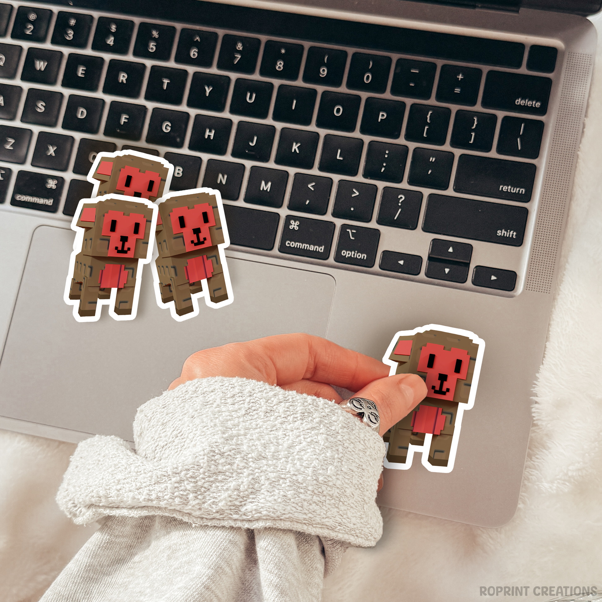 Brighten up your belongings with this adorable Grow A Garden Nihonzaru sticker! Perfect for decorating notebooks, laptops, and party favors — the best gift for Roblox Grow A Garden fans.