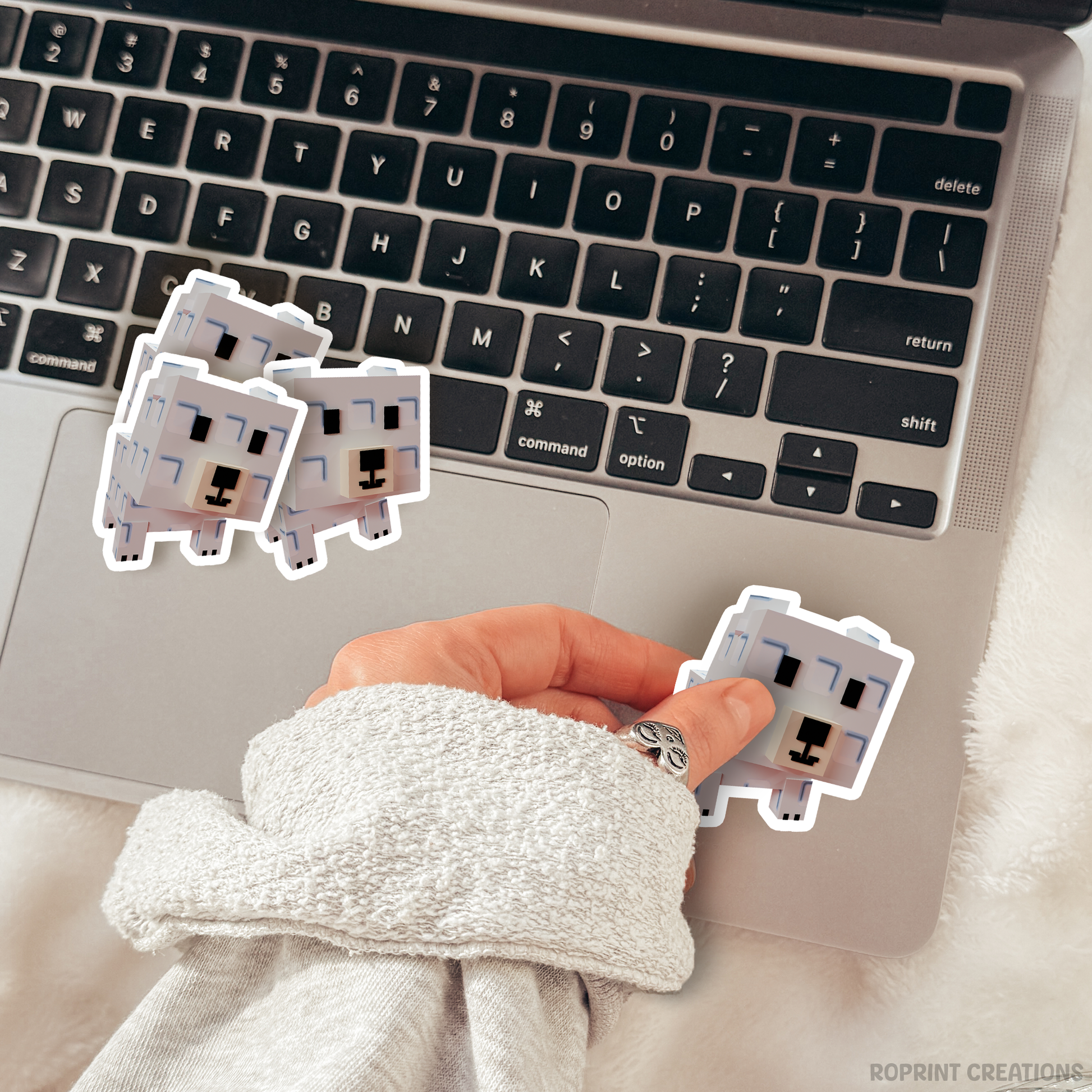 Brighten up your belongings with this adorable Grow A Garden Polar Bear sticker! Perfect for decorating notebooks, laptops, and party favors — the best gift for Roblox Grow A Garden fans.