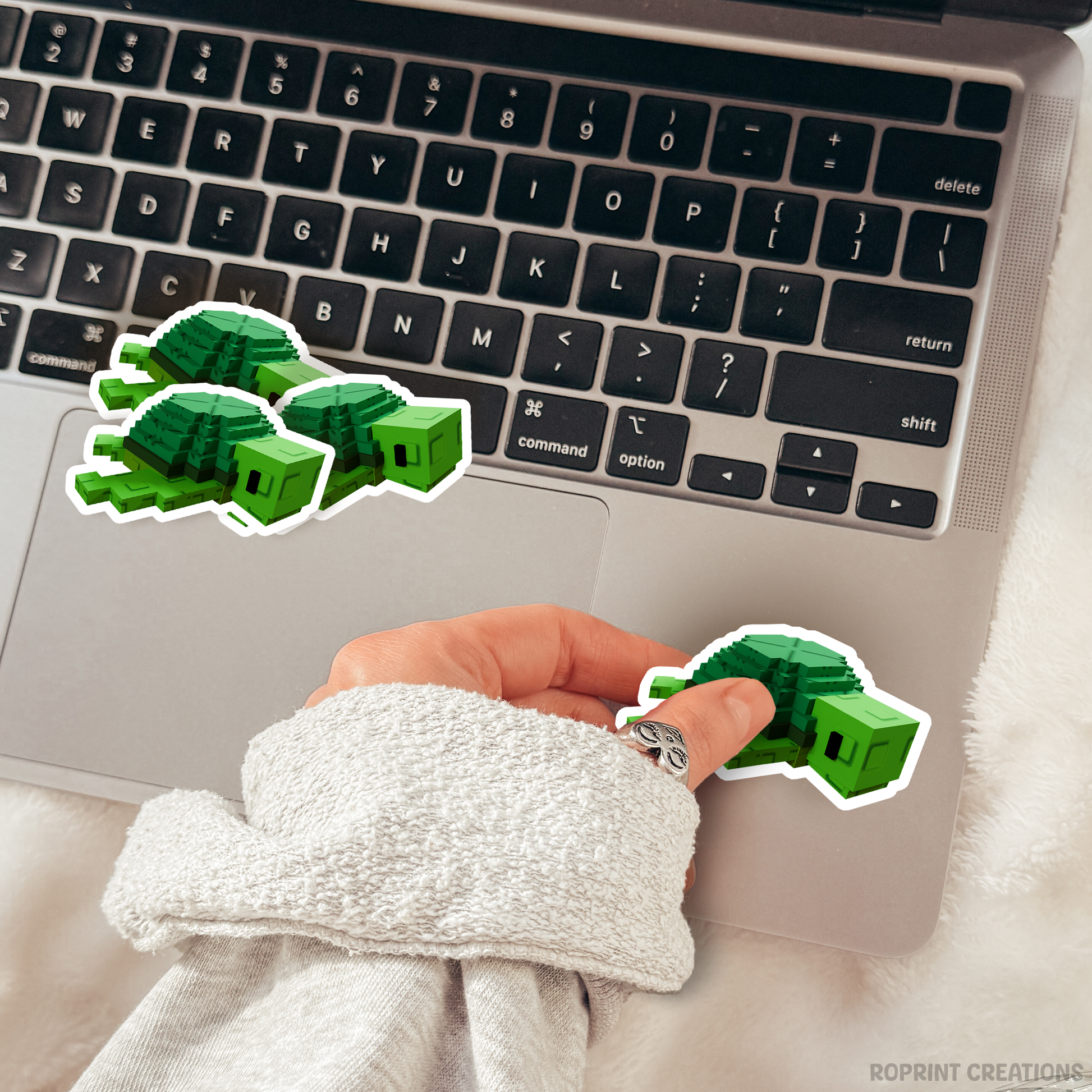 Brighten up your belongings with this adorable Grow A Garden Sea Turtle sticker! Perfect for decorating notebooks, laptops, and party favors — the best gift for Roblox Grow A Garden fans.